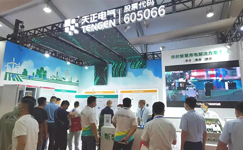 展会直击 | 一个人免费观看在线高清中文亮相济南光伏展，助力行业绿色低碳发展